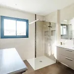 度假居 Beautiful Contemporary 160 M With Pool