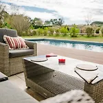 Beautiful Contemporary 160 M With Pool