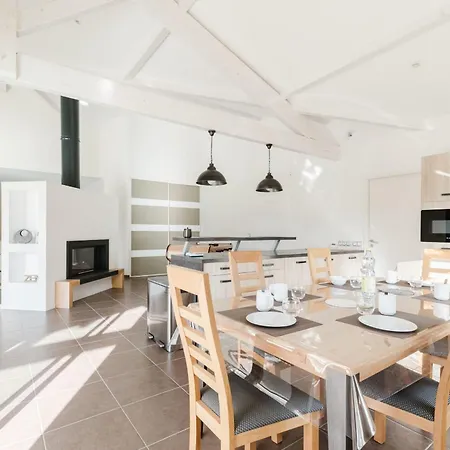 Beautiful Contemporary 160 M With Pool Леон