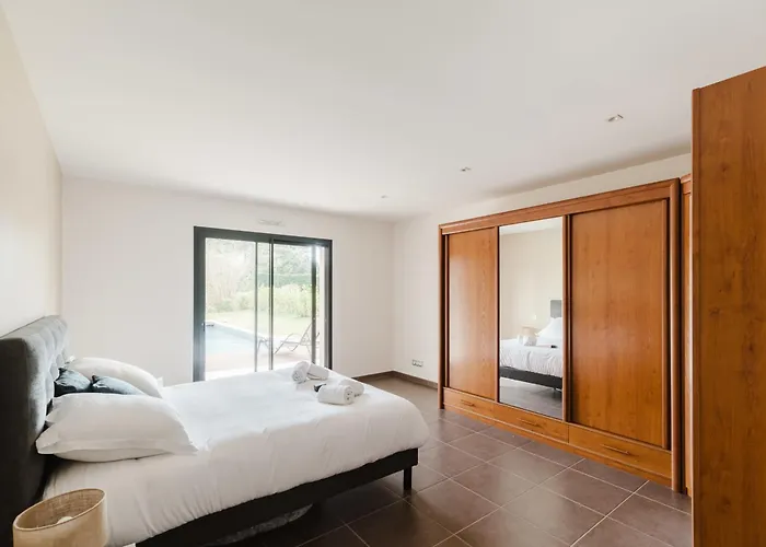 Дом отдыха Beautiful Contemporary 160 M With Pool *