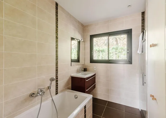 Дом отдыха Beautiful Contemporary 160 M With Pool *