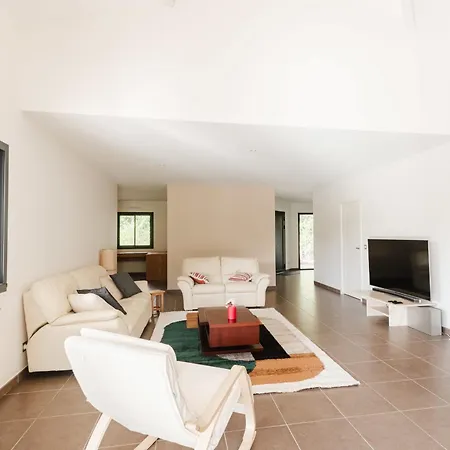Beautiful Contemporary 160 M With Pool 度假居 莱昂