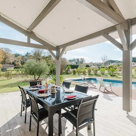 度假居 Beautiful Contemporary 160 M With Pool 莱昂