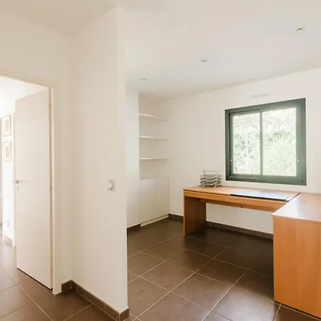 度假居 Beautiful Contemporary 160 M With Pool 莱昂